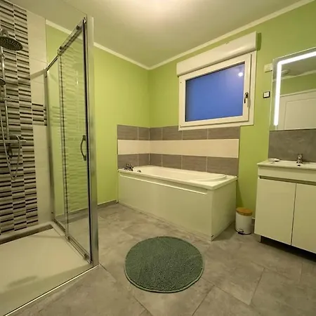 Сasa de vacaciones Neuf Proche De La *